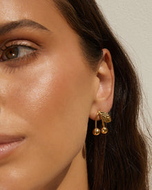 Brinco Cereja Pacha - Ouro 18K | SILLENE - uso
