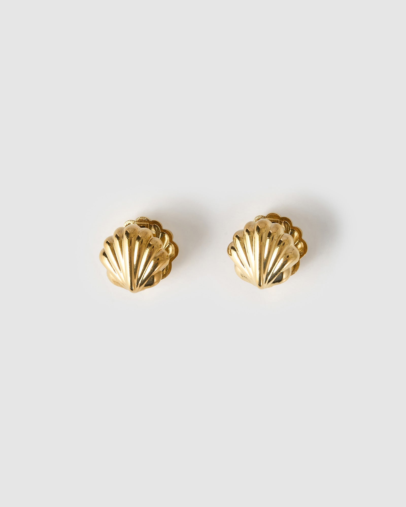 Brinco Concha Kaia - Ouro 18K | SILLENE