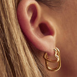 Brinco Coração Sweetheart Pequeno - Ouro 18K | SILLENE - uso