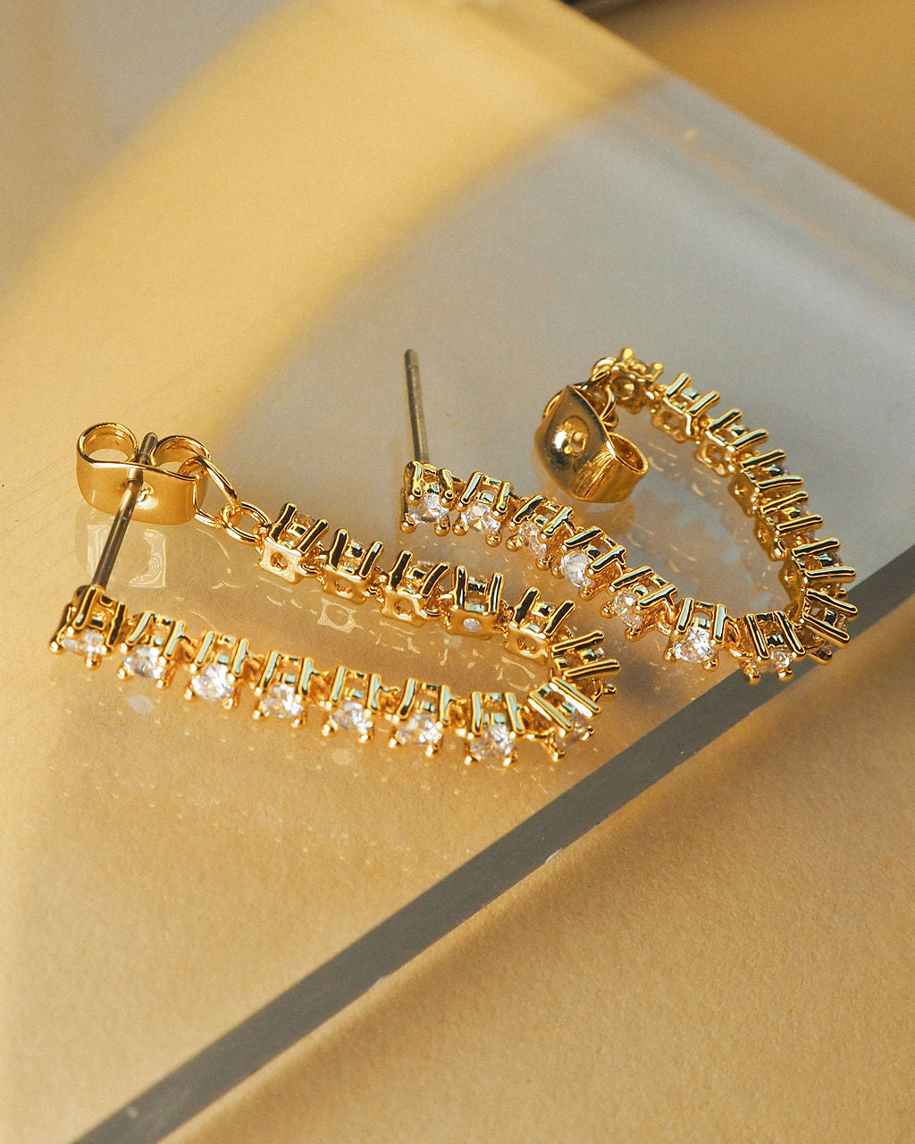Brinco Corrente Ballier - Ouro 18K | SILLENE - uso