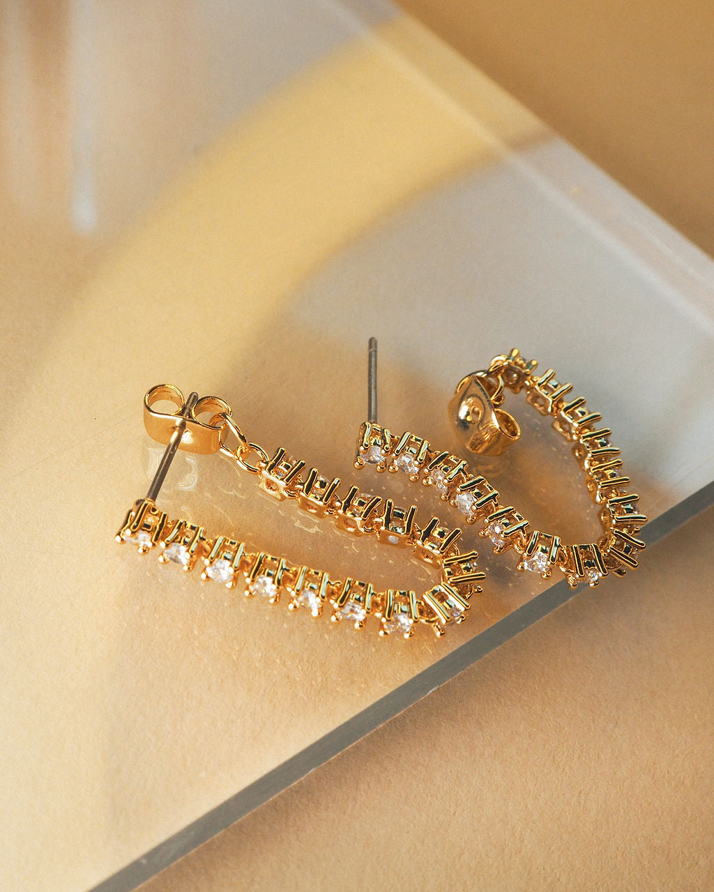 Brinco Corrente Ballier - Ouro 18K | SILLENE - uso