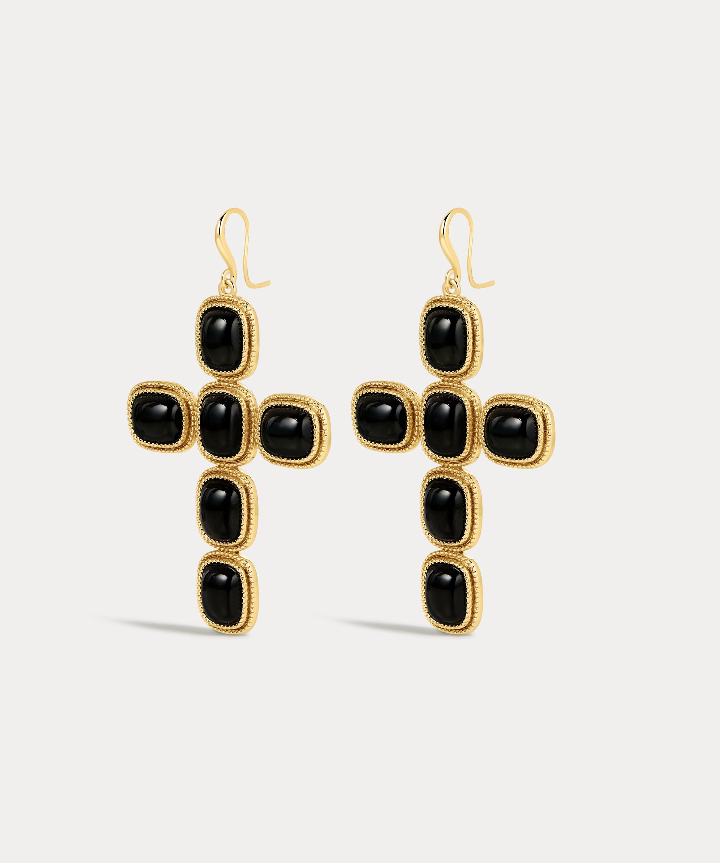 Brinco Cruz Midnight Mesa - Ouro 18K | SILLENE