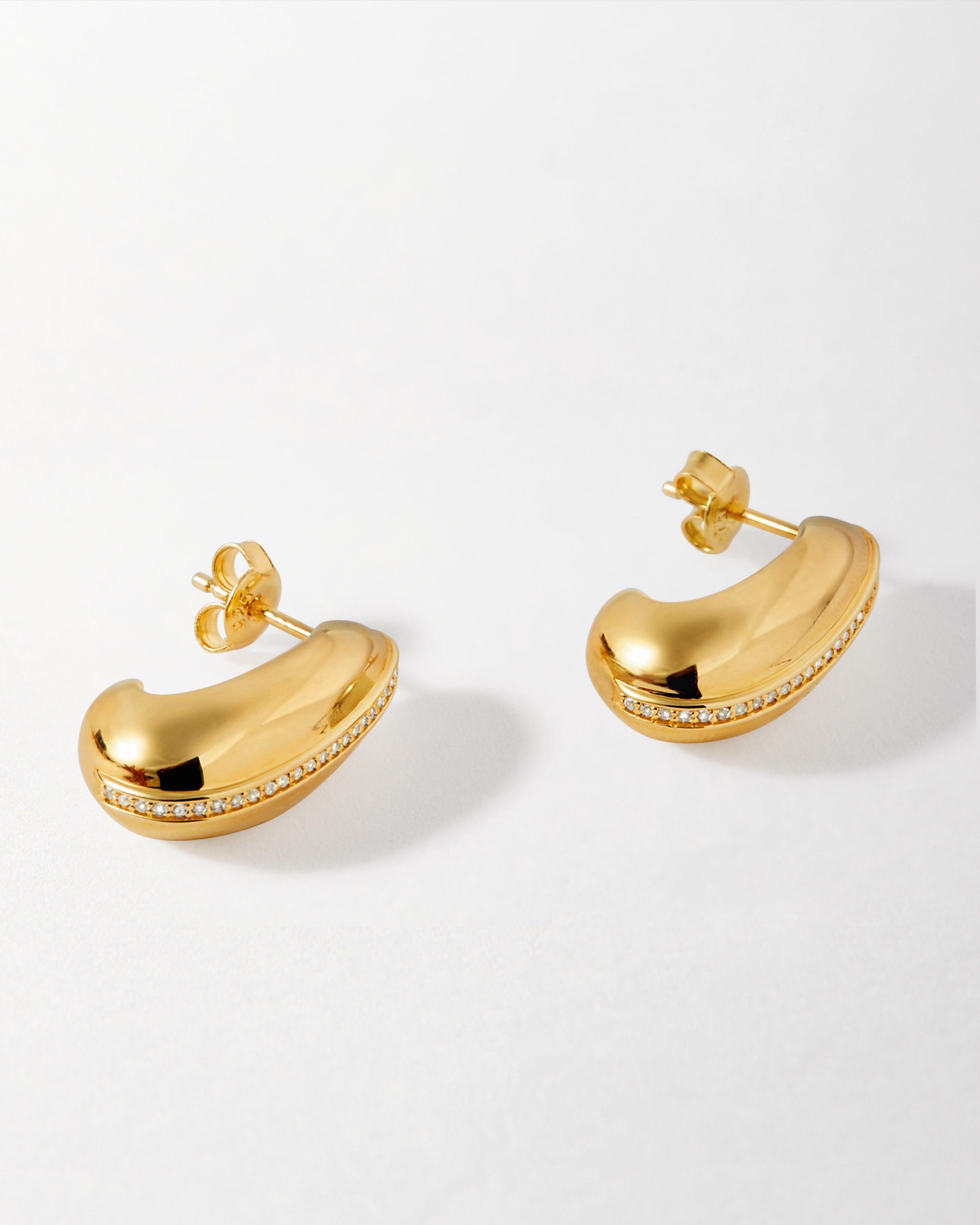 Brinco Cúpula Pavê - Ouro 18K | SILLENE