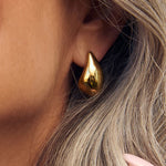 Brinco Delphine - Ouro 18K | SILLENE - uso
