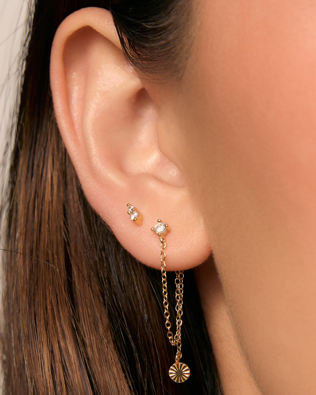 Brinco Dionne - Ouro 18K | SILLENE - uso