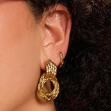 Brinco Effie - Ouro 18K | SILLENE - uso