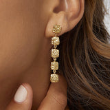 Brinco Emilia - Ouro 18K | SILLENE - uso