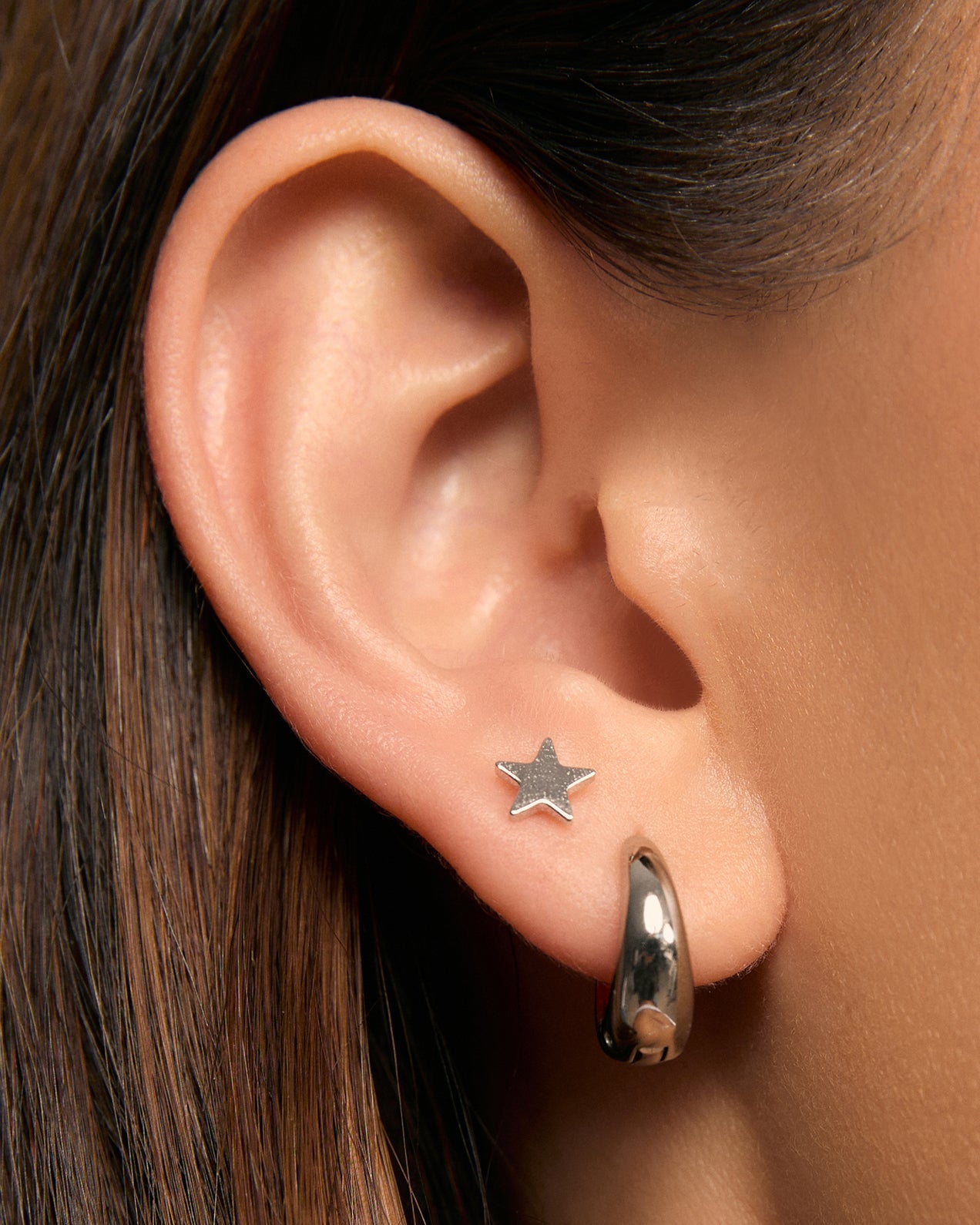 Brinco Estrela Stardust - Prata | SILLENE - uso