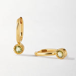 Brinco Gota Pedra do Mês - Agosto (Peridoto) - Ouro 18K | SILLENE - u-hoop