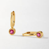Brinco Gota Pedra do Mês - Julho (Rubi) - Ouro 18K | SILLENE