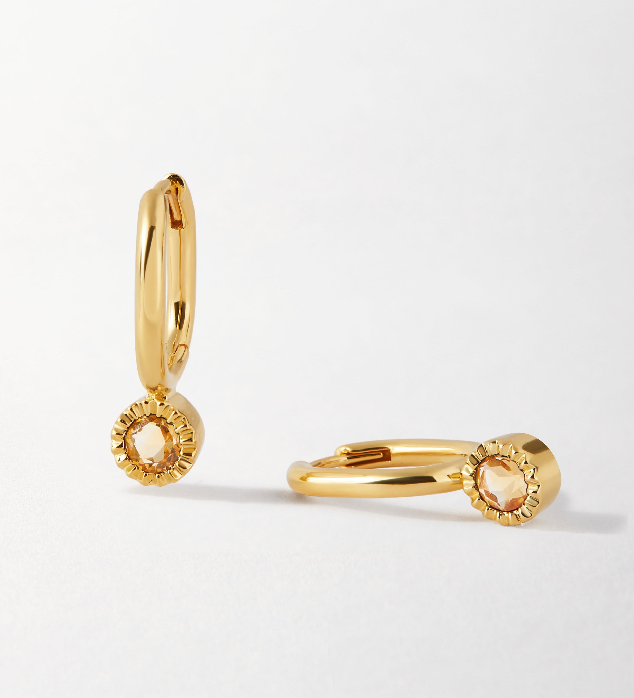 Brinco Gota Pedra do Mês - Novembro (Citrino) - Ouro 18K | SILLENE