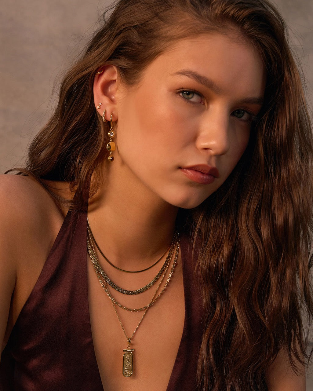 Brinco Indie - Ouro 18K | SILLENE - uso
