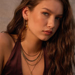 Brinco Indie - Ouro 18K | SILLENE - uso
