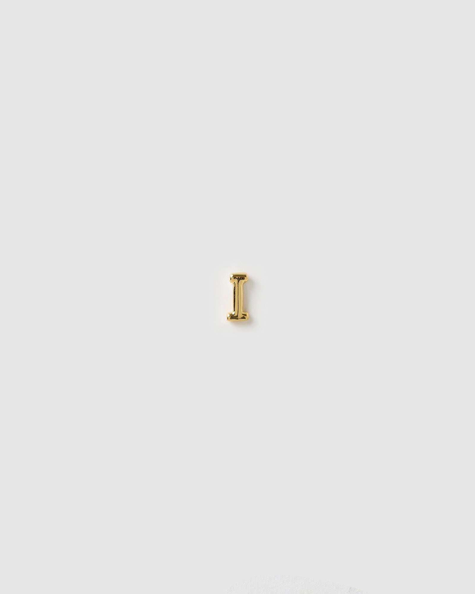 Brinco Inicial Unitário - Ouro 18K | SILLENE - Letra I