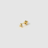 Brinco Inicial Unitário - Ouro 18K | SILLENE - Letra A - detalhe