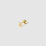 Brinco Inicial Unitário - Ouro 18K | SILLENE - Letra B - detalhe