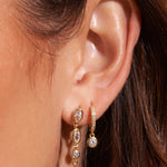 Brinco Isadora Cristal - Ouro 18K | SILLENE - uso
