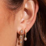 Brinco Isadora Cristal - Ouro 18K | SILLENE - uso