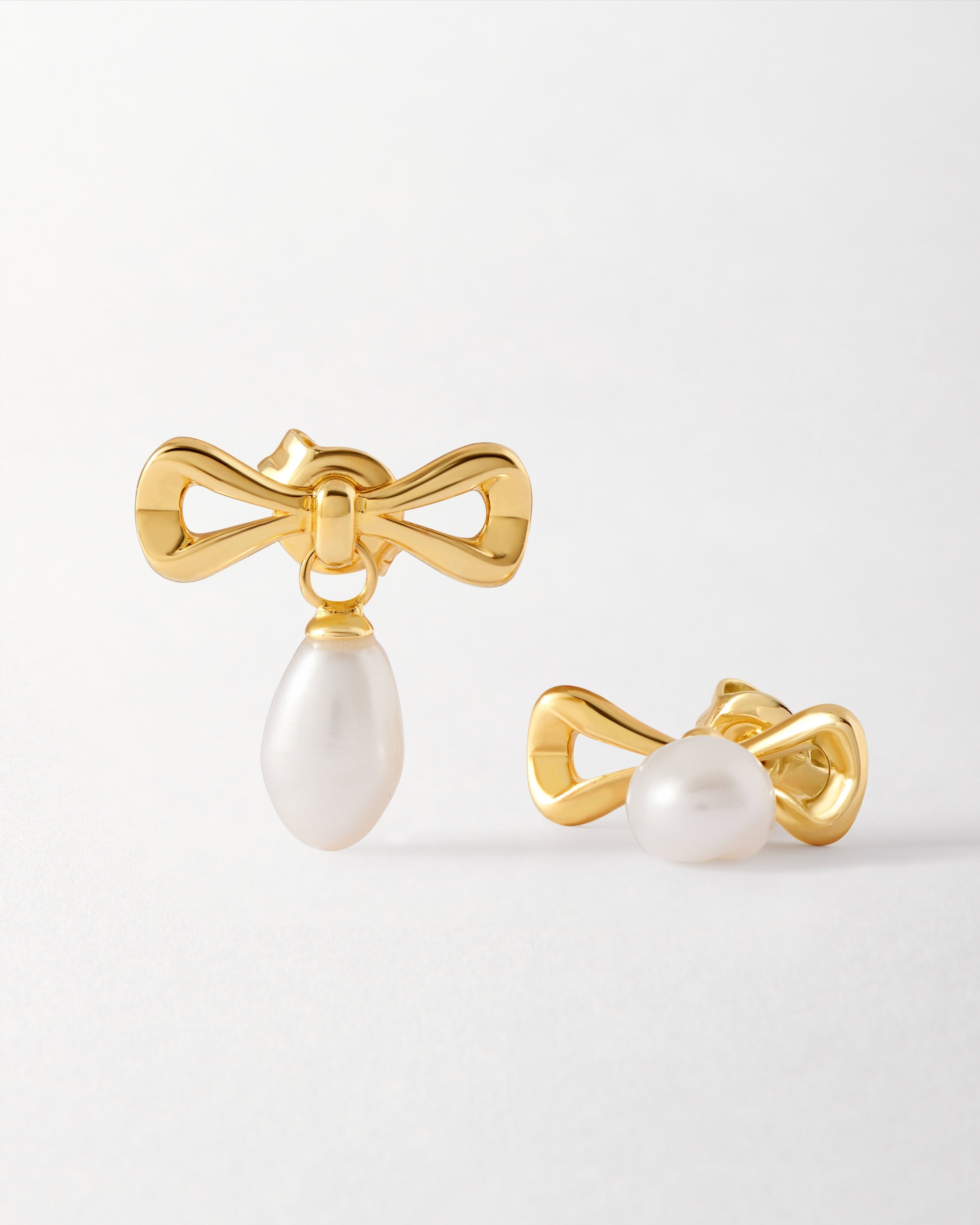 Brinco Laço Pérola - Ouro 18K | SILLENE