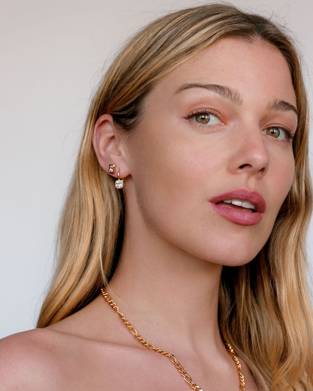 Brinco Lapidação Esmeralda com Zircônia - Ouro e Prata - detalhe 03 | SILLENE