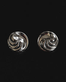 Brinco Leila Espiral - Ouro e Prata - detalhe 08 | SILLENE