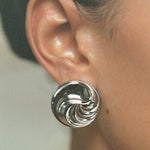 Brinco Leila Espiral - Ouro e Prata - detalhe 11 | SILLENE