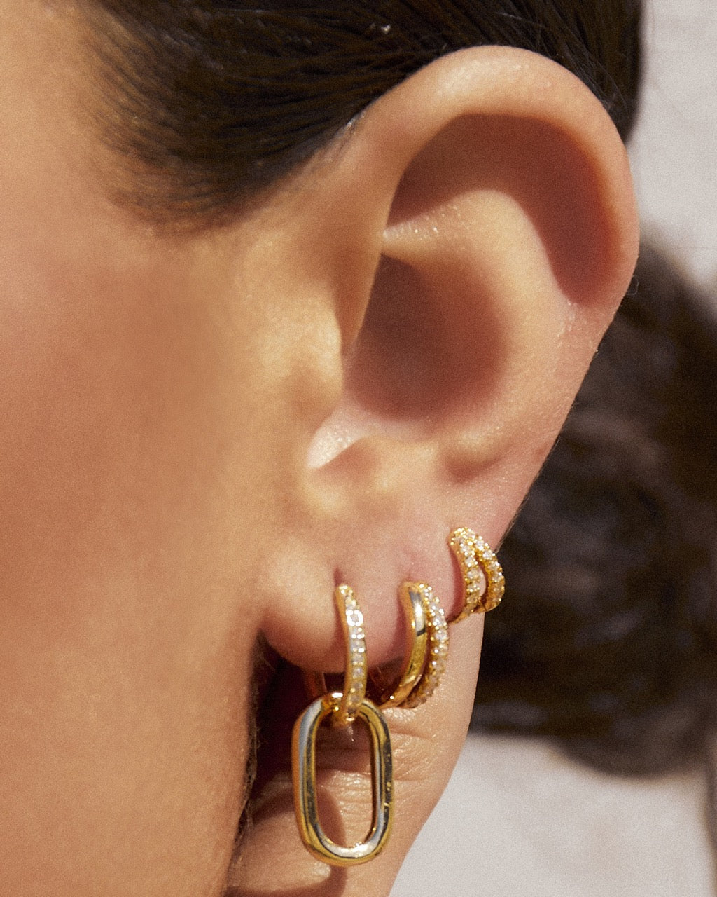 Brinco Molly - Ouro 18K | SILLENE - uso