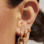 Brinco Molly - Ouro 18K | SILLENE - uso