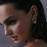 Brinco Nó Solstice - Ouro 18K - detalhe 02 | SILLENE