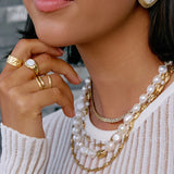 Brinco Ophelia Madrepérola - Ouro 18K | SILLENE
