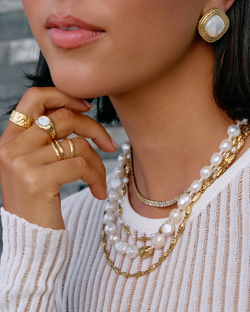 Brinco Ophelia Madrepérola - Ouro 18K | SILLENE