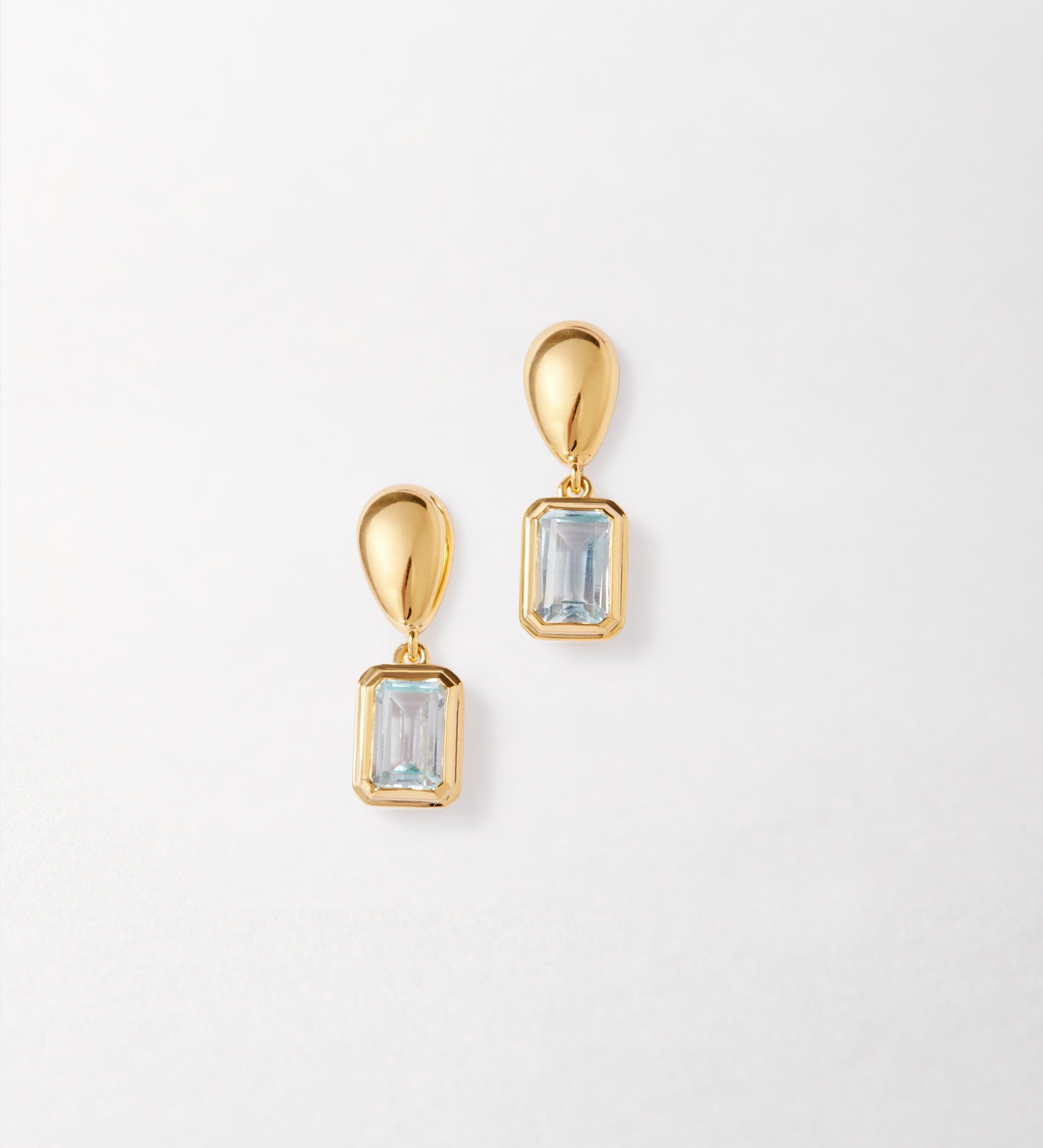 Brinco Pebble Pedra do Mês - Dezembro (Topázio Azul) - Ouro 18K | SILLENE