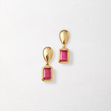 Brinco Pebble Pedra do Mês - Julho (Rubi) - Ouro 18K | SILLENE