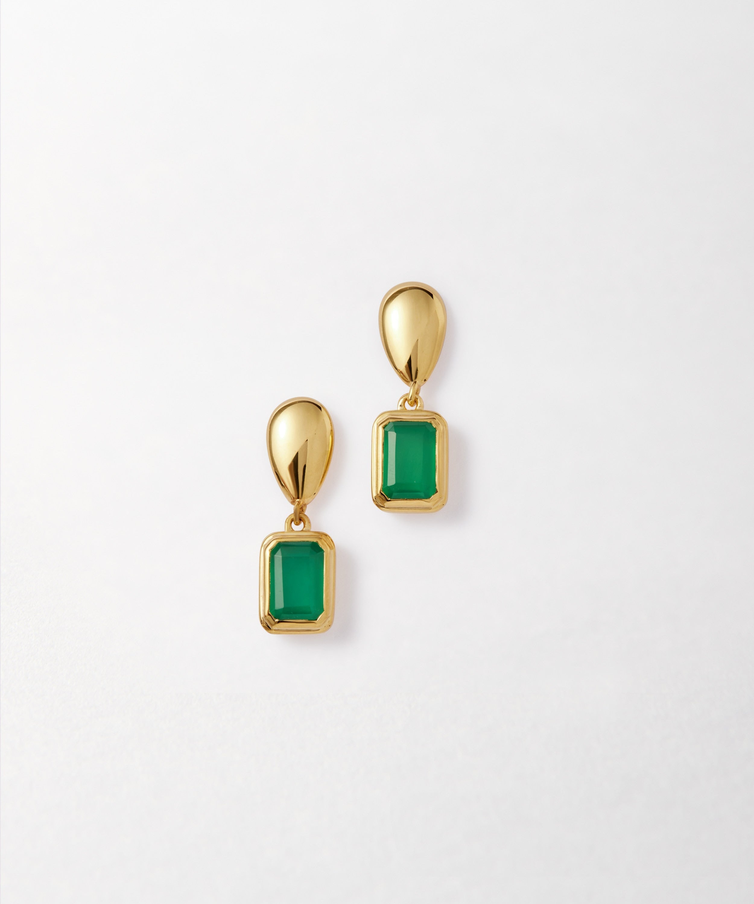 Brinco Pebble Pedra do Mês - Maio (Ônix Verde) - Ouro 18K | SILLENE