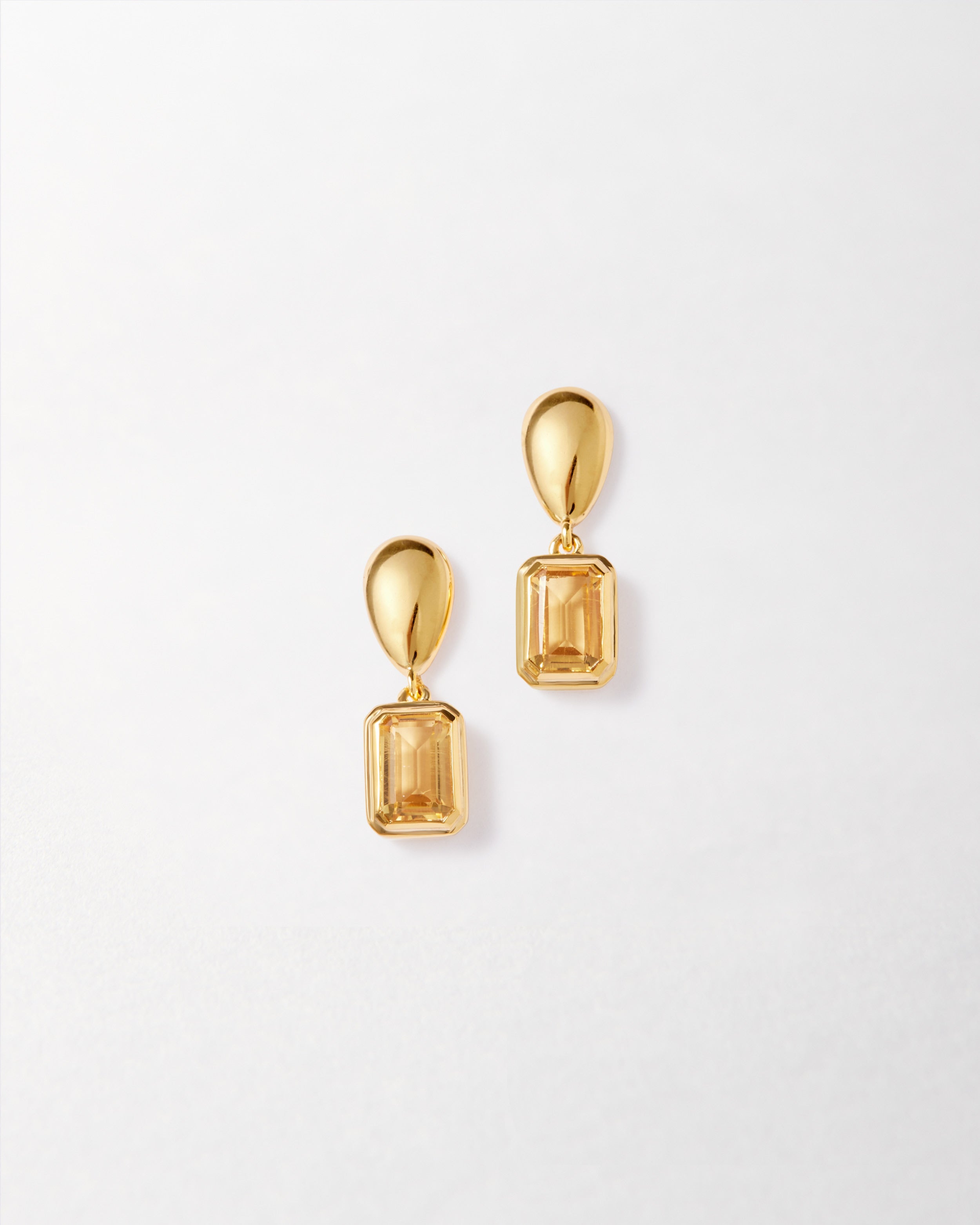 Brinco Pebble Pedra do Mês - Novembro (Citrino) - Ouro 18K | SILLENE