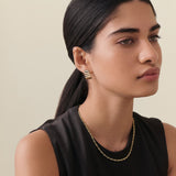 Brinco Ponto Radiante - Ouro 18K | SILLENE - uso