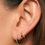 Brinco Rhodes Pedra - Ouro 18K | SILLENE - uso