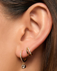 Brinco Rhodes Pedra - Ouro 18K | SILLENE - uso