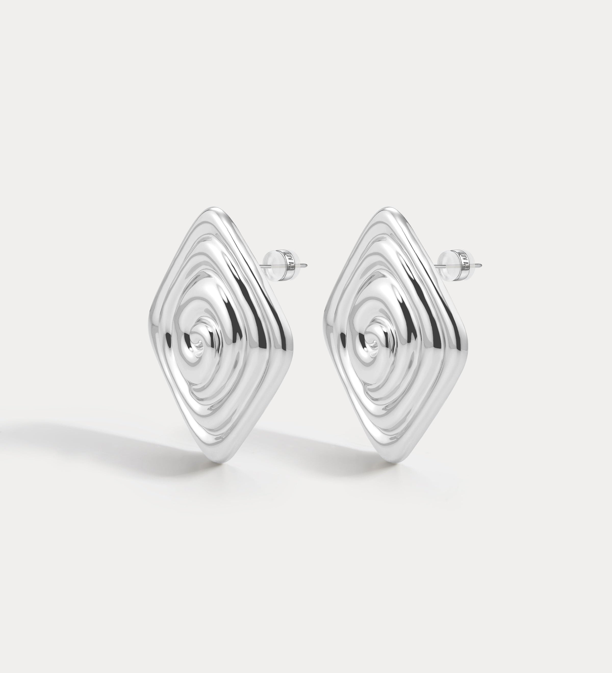 Brinco Seychelles Espiral Oversized - Prata | SILLENE