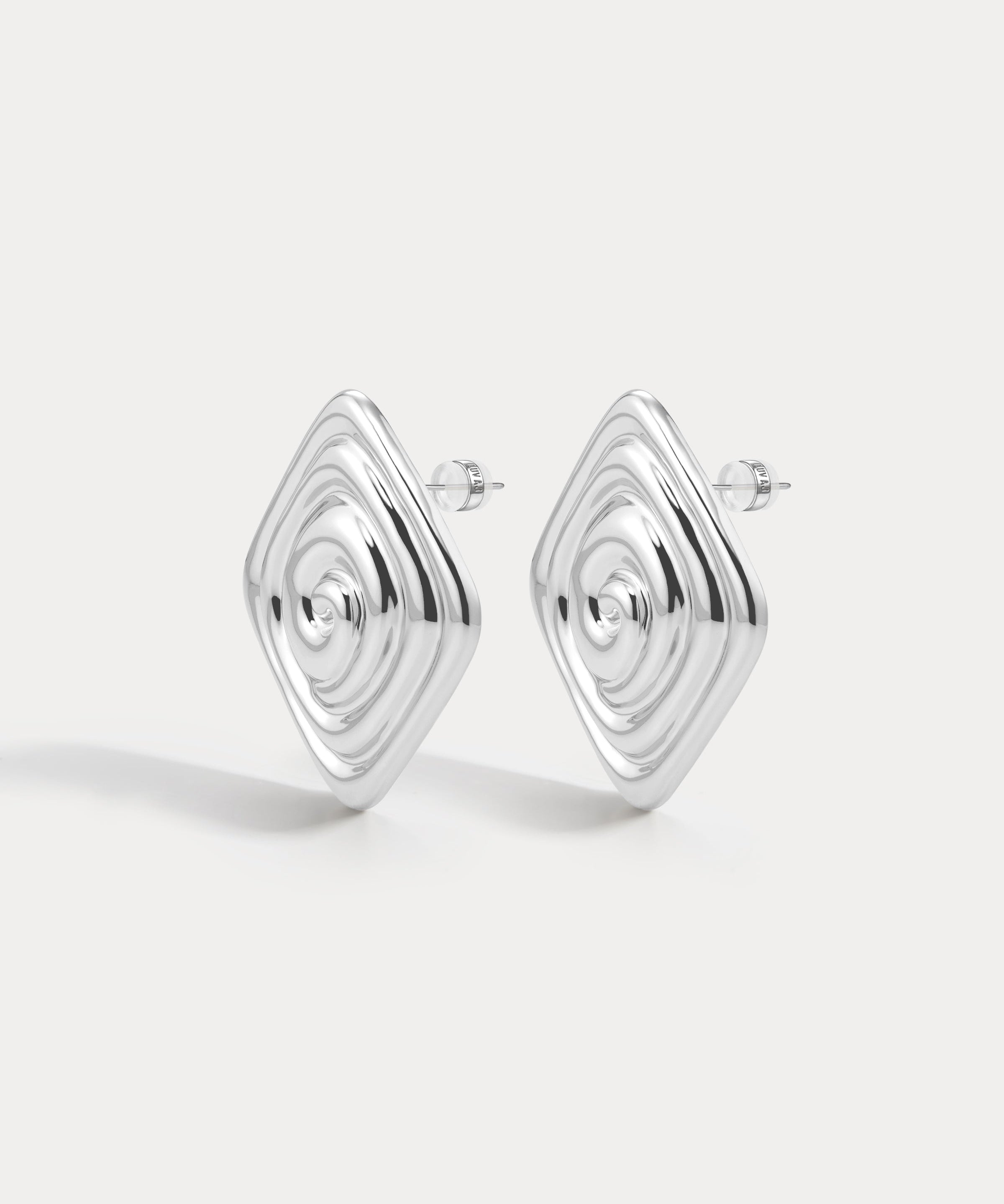 Brinco Seychelles Espiral Oversized - Prata | SILLENE
