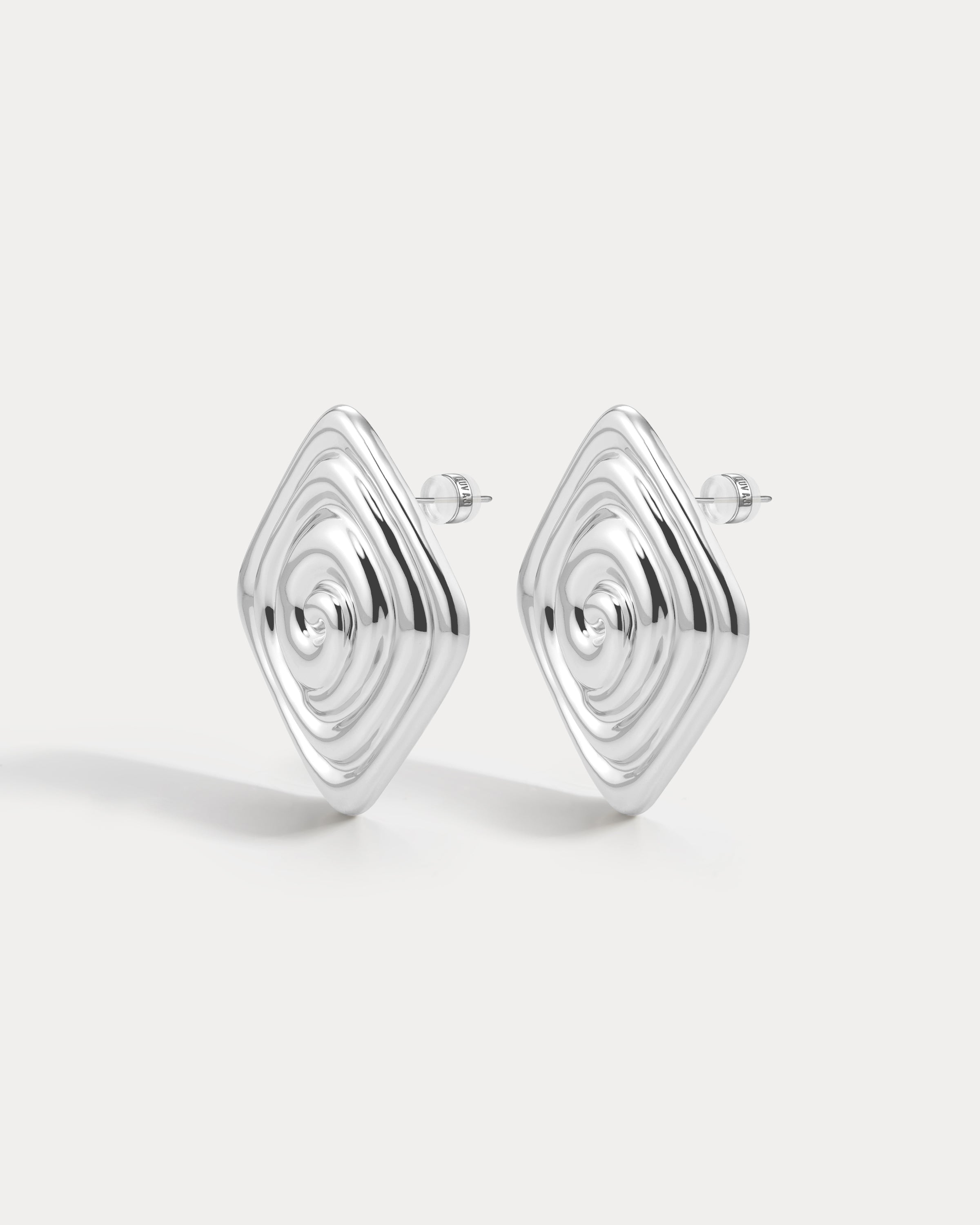Brinco Seychelles Espiral Oversized - Prata | SILLENE