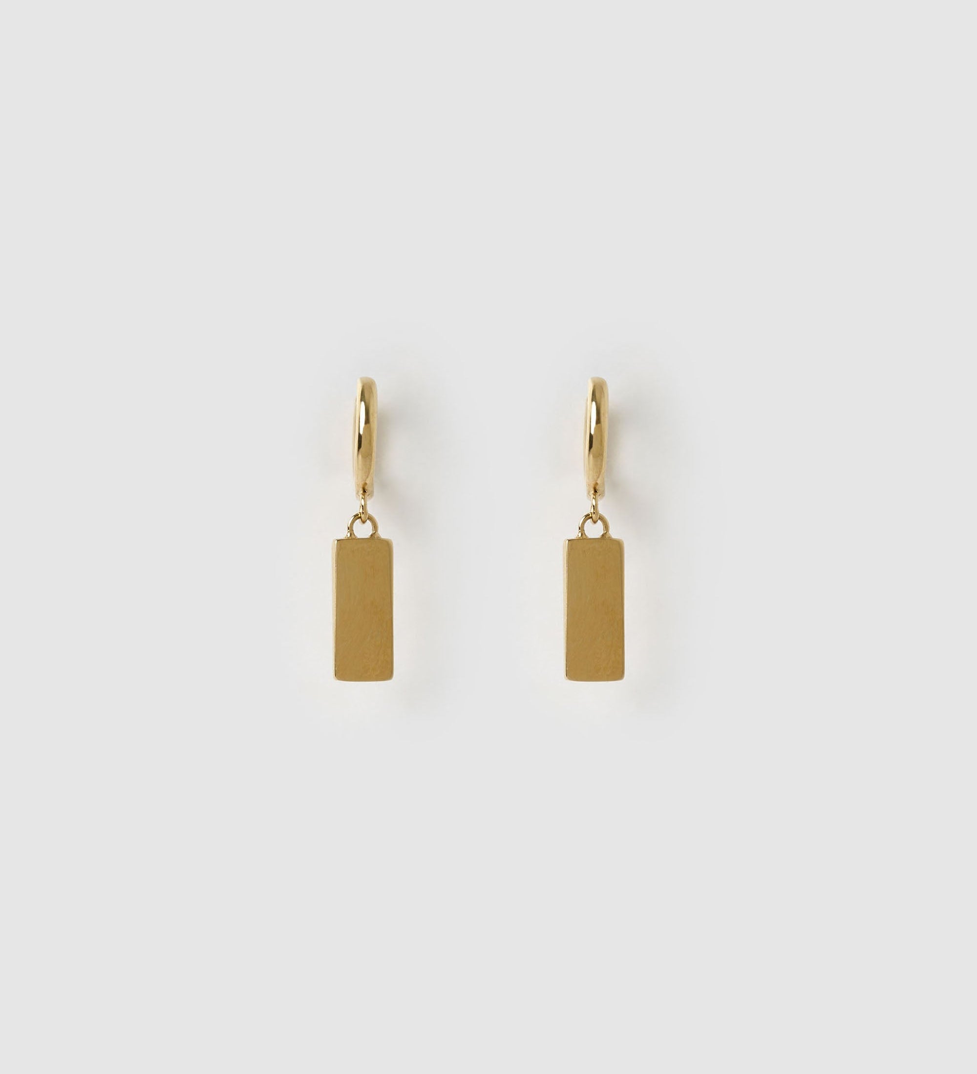 Brinco Tag Beau - Ouro 18K | SILLENE