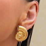 Brinco Tahnee - Ouro 18K | SILLENE - uso