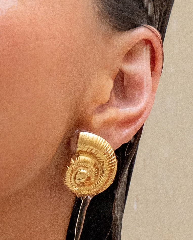 Brinco Tahnee - Ouro 18K | SILLENE - uso