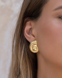 Brinco Tahnee - Ouro 18K | SILLENE