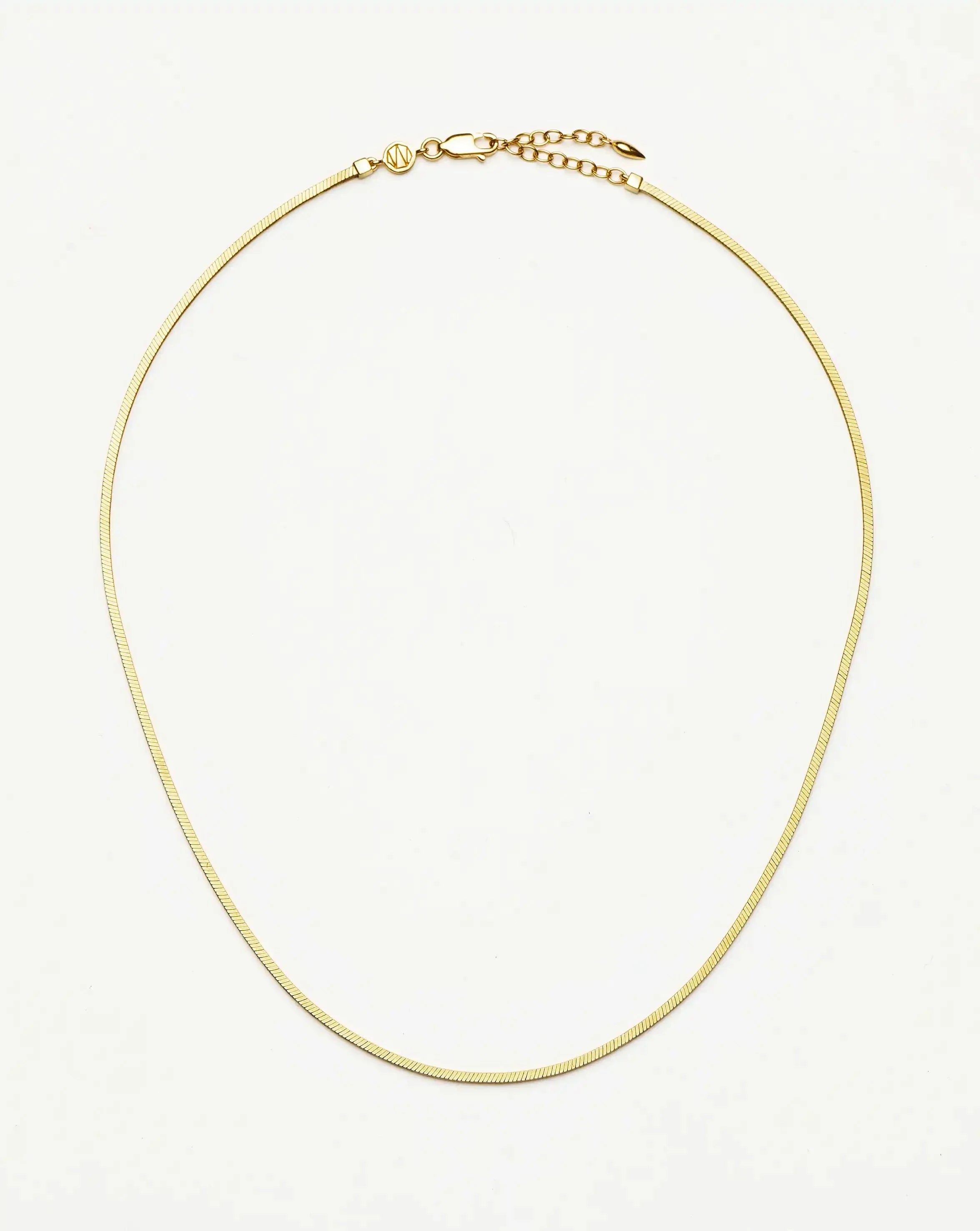 Colar Corrente Cobra Quadrada Curta - Ouro 18K | SILLENE