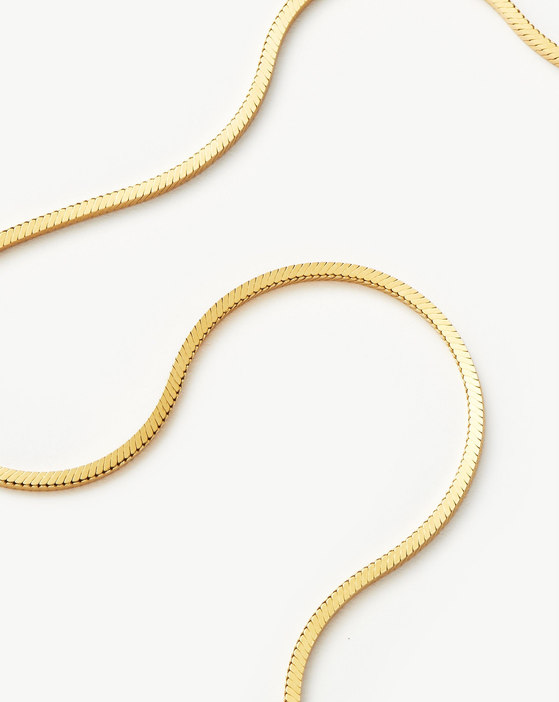 Colar Corrente Cobra Quadrada Média - Ouro 18K | SILLENE