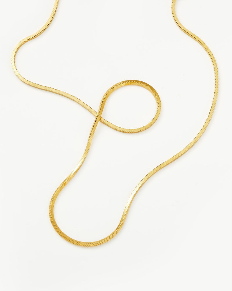 Colar Corrente Cobra Quadrada Média - Ouro 18K | SILLENE - detalhe