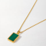 Colar Malaquita - Ouro 18K | SILLENE - uso