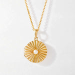 Colar Medalhão Pérola Radiante - Ouro 18K | SILLENE